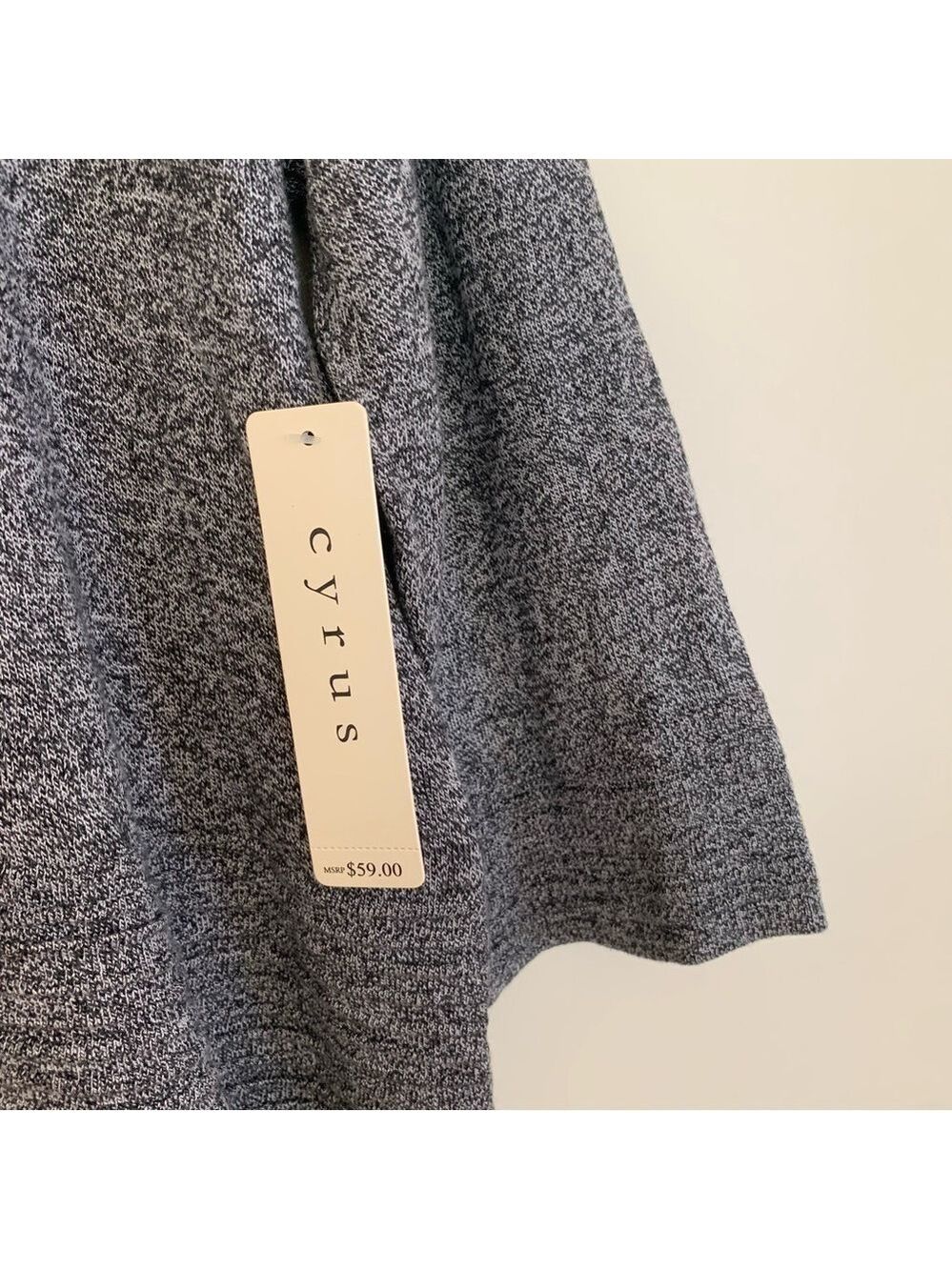 CYRUS Gray Heathered Long Sleeve Knit Tunic - Picture 5 of 13
